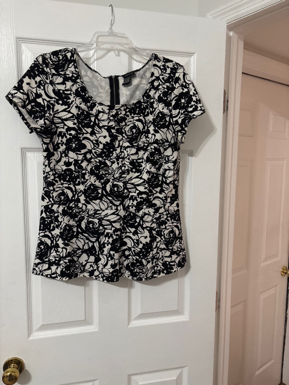 Women’s Black and White Top